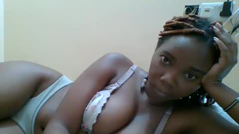 Queen online show from October 2025 06:35:02 AM