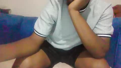 hotguyy001 online show from September 2025 03:18:02 AM