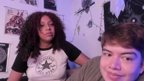 Snapshot of hothoneychile chatting on October 2025 04:01:02 AM Sam and Nico online show from October 2025 04:01:02 AM