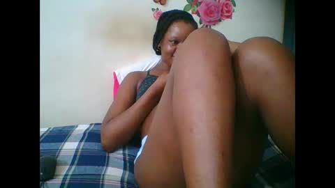 LOYCE online show from November 2025 07:38:01 PM