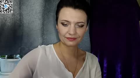 Snapshot of hotmamaqueen234 chatting on May 2026 01:17:01 PM hotmamaqueen234 online show from May 2026 01:17:01 PM