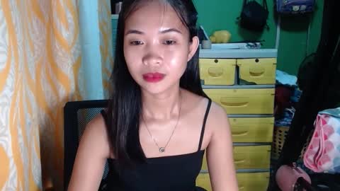 Snapshot of hotmom_gia chatting on December 2024 07:47:01 AM hotmom_gia online show from December 2024 07:47:01 AM