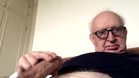 hotmuff99 online show from November 2025 01:43:01 PM