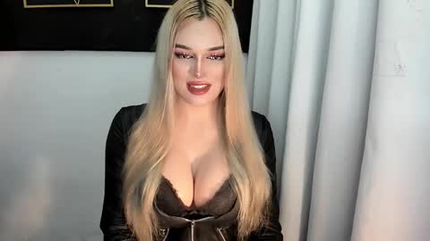 STELLA online show from October 2025 01:24:01 AM