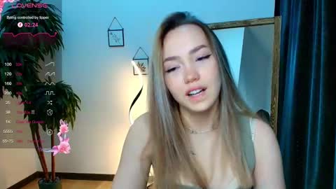 hello Im Eva online show from December 2024 11:19:01 AM