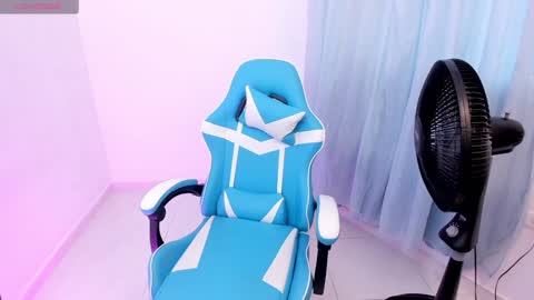 Snapshot of hottie_veronica chatting on January 2025 03:21:01 PM Veronica independent model online show from January 2025 03:21:01 PM