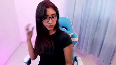 Snapshot of hottie_veronica chatting on February 2025 02:47:02 PM Veronica independent model online show from February 2025 02:47:02 PM