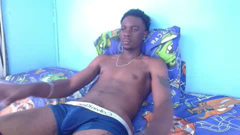 independent Model online show from December 2025 08:25:01 PM