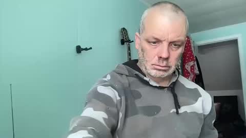 Snapshot of howlingatnothing chatting on March 2026 04:09:01 PM howlingatnothing online show from March 2026 04:09:01 PM