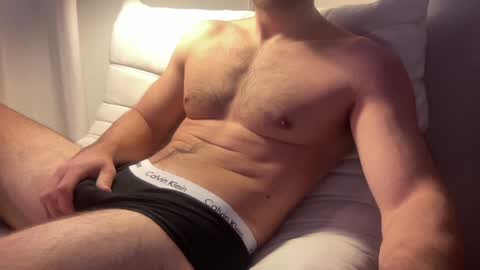 Snapshot of howtoorgasm chatting on December 2024 12:40:02 PM Howtoo online show from December 2024 12:40:02 PM