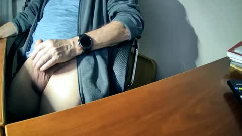 Snapshot of hpeter111 chatting on February 2025 07:04:02 PM Peter online show from February 2025 07:04:02 PM