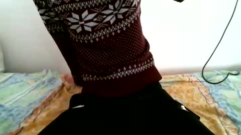 Snapshot of hug_me chatting on December 2024 02:39:02 PM Keanu online show from December 2024 02:39:02 PM