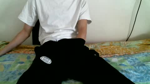 Snapshot of hug_me chatting on December 2024 10:45:02 AM Keanu online show from December 2024 10:45:02 AM