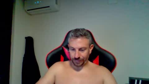 Snapshot of huge__cumshot chatting on September 2025 05:56:01 PM huge__cumshot online show from September 2025 05:56:01 PM