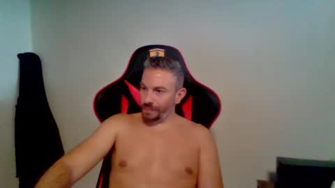 Snapshot of huge__cumshot chatting on October 2025 09:29:01 AM huge__cumshot online show from October 2025 09:29:01 AM