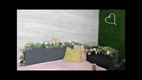 Erin online show from November 2025 03:16:02 AM