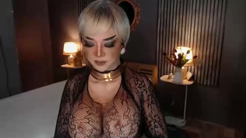 Christine online show from December 2025 08:23:01 AM