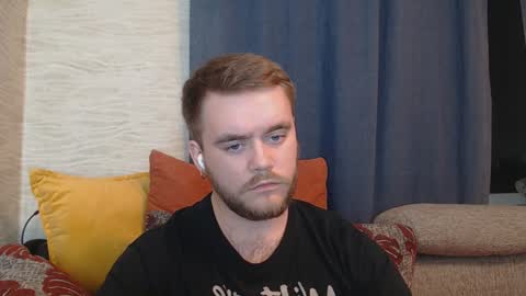 Snapshot of hugo__brad chatting on December 2024 08:15:01 PM Hugo online show from December 2024 08:15:01 PM