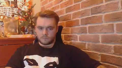 Snapshot of hugo__brad chatting on January 2025 09:19:01 PM Hugo online show from January 2025 09:19:01 PM