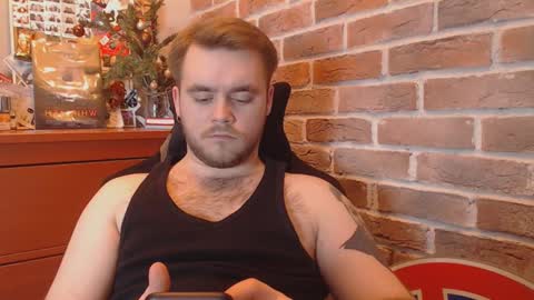 Snapshot of hugo__brad chatting on January 2025 06:38:01 PM Hugo online show from January 2025 06:38:01 PM