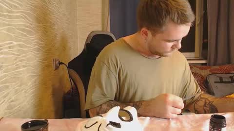 Snapshot of hugo__brad chatting on October 2025 05:13:02 PM Hugo online show from October 2025 05:13:02 PM