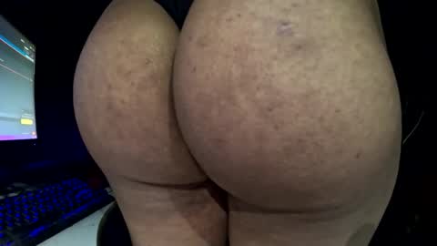 hugo_brazil online show from October 2025 04:22:01 AM