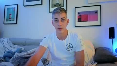 Hugo online show from November 2025 03:28:02 PM