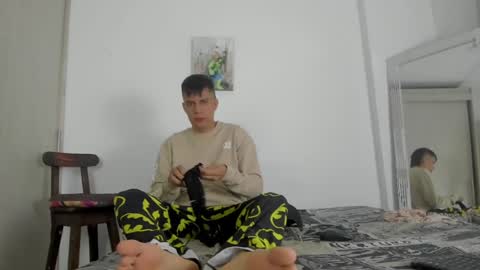 Snapshot of hugosan2 chatting on December 2024 01:56:01 AM Hugo online show from December 2024 01:56:01 AM