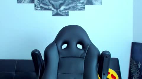 Snapshot of humber_eli chatting on February 2025 12:27:02 AM Eli online show from February 2025 12:27:02 AM