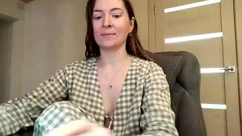 HumpyGrey online show from October 2025 08:48:02 AM