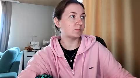 Snapshot of humpygrey chatting on April 2026 05:01:02 AM HumpyGrey online show from April 2026 05:01:02 AM