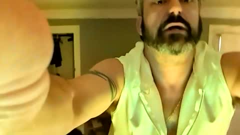 Snapshot of hungitalian40 chatting on May 2026 01:38:02 PM hungitalian40 online show from May 2026 01:38:02 PM