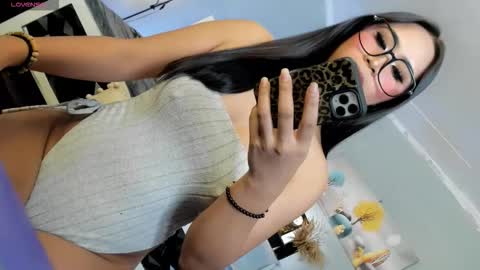 HELLO HANNAH IS BACK online show from November 2025 07:57:01 AM