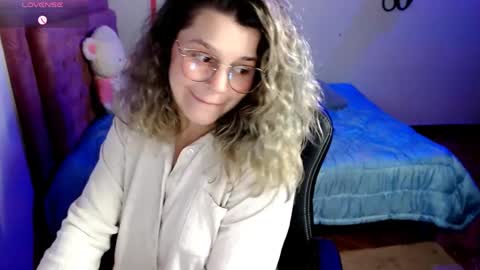 Hello Im Julieta Im 25 years old and I love being here. Thank you for visiting my living room. The only rule is that you hap online show from October 2025 02:33:01 AM