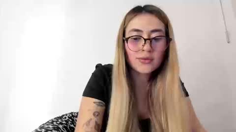 Hyun Joo online show from September 2025 08:43:01 PM