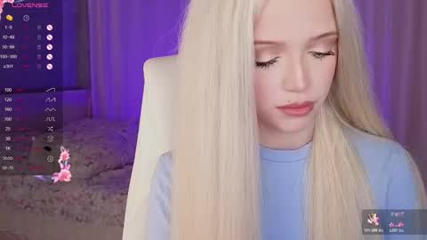 Joselle online show from November 2025 10:55:02 PM