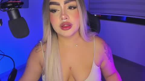 Snapshot of i_am_ari chatting on March 2025 01:32:02 AM Ari online show from March 2025 01:32:02 AM