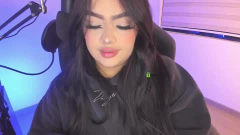 Snapshot of i_am_ari chatting on October 2025 01:11:01 AM Ari online show from October 2025 01:11:01 AM