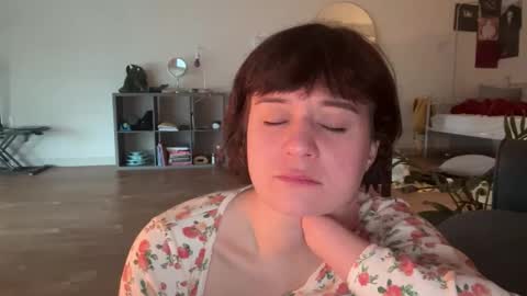 Olive online show from February 2026 09:40:02 PM