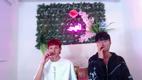 iam_lukas__ online show from November 2025 04:04:01 AM