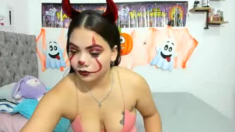 iam_mai online show from October 2025 10:00:01 PM