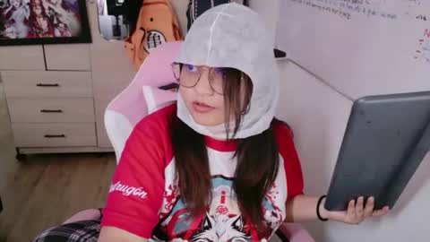 Zoe 3 online show from August 2026 10:44:02 PM