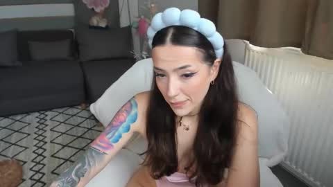 Baby Gal online show from April 2026 07:33:02 AM