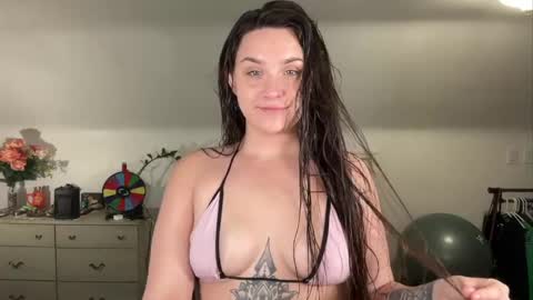 Snapshot of iamcrystalann chatting on April 2026 06:47:02 AM Crystal online show from April 2026 06:47:02 AM