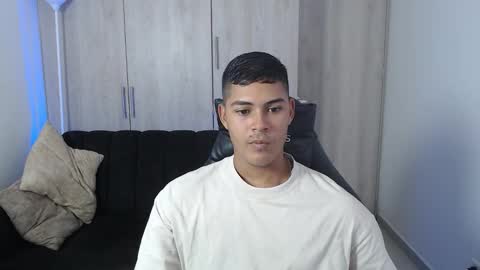 Dylan  independent model  online show from October 2025 07:01:02 PM