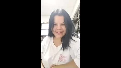 Snapshot of iamlola_ chatting on May 2026 06:43:02 AM IM LOLA online show from May 2026 06:43:02 AM
