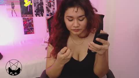 Snapshot of iammari_ chatting on September 2025 05:23:01 AM Mari online show from September 2025 05:23:01 AM