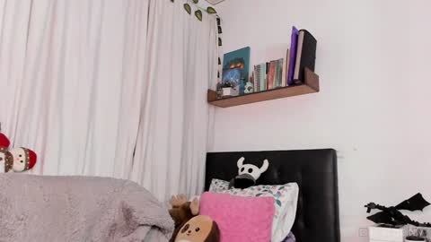Snapshot of iammelody_ chatting on December 2024 06:57:02 AM Mel  online show from December 2024 06:57:02 AM