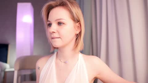 Nina  online show from January 2025 10:02:01 PM