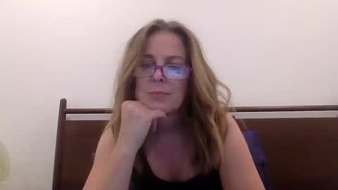iampoppyy online show from October 2025 02:22:02 AM